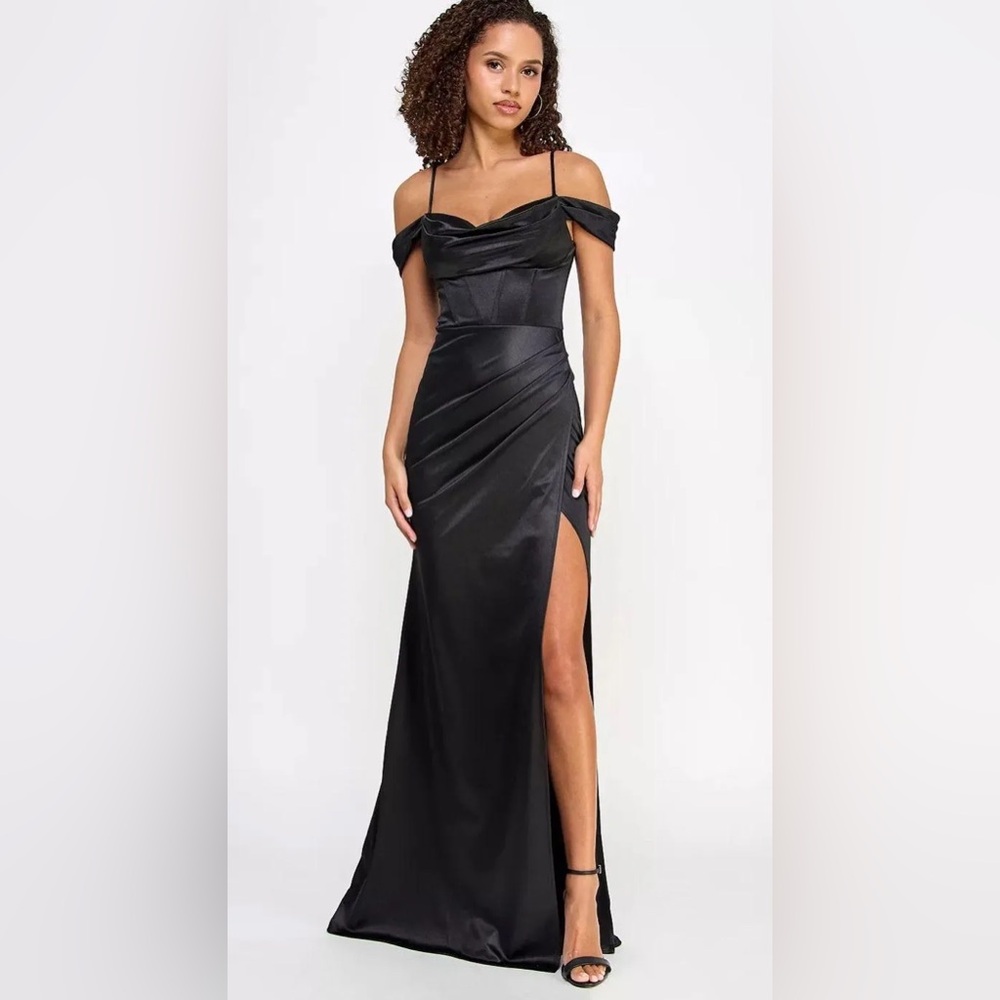 B Darlin Black One-Shoulder Gown